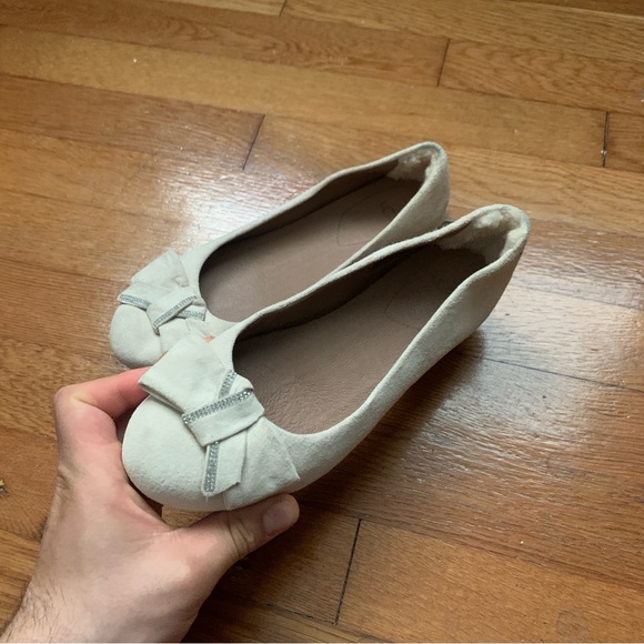 Womens Ugg Flats - Picture 4 of 9